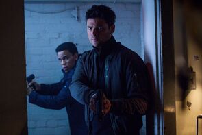 Фото из сериала Почти человек (2013)