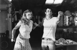 Фото из фильма Полная Луна в голубой воде (1988)