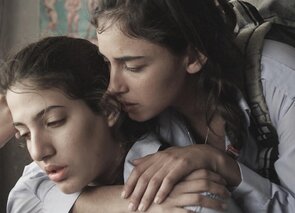Фото из фильма Помада (2011)