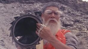 Фото из фильма Повелитель летающей гильотины (1976)
