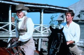 Фото из сериала Поющие в терновнике (1983)