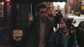 Фото из фильма Преступления и проступки (1989)