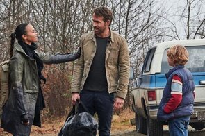 Фото из фильма Проект «Адам» (2022)