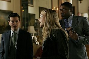 Фото из сериала Рядом с домом (2005)