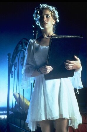 Фото из фильма Сабрина юная ведьмочка (1996)