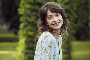 Фото из сериала Садовница (2020)