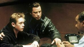 Фото из фильма Скрытая угроза (2002)