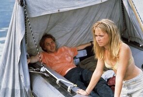 Фото из фильма Сквозь шторм (1997)