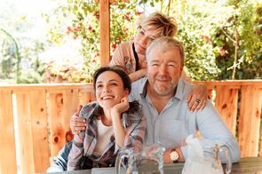 Фото из сериала Совершенно летние (2021)