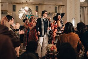 Фото из сериала Стать Карлом Лагерфельдом (2024)