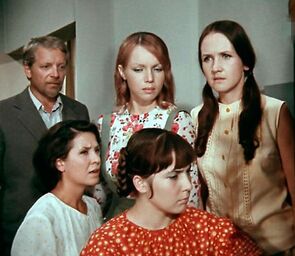 Фото из фильма Стоянка поезда — две минуты (1972)