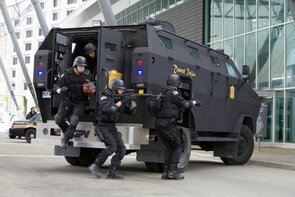 Фото из фильма S.W.A.T.: Огненная буря (2011)