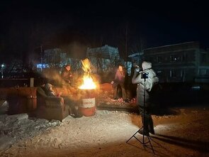 Фото из фильма Теплые трубы, серый кот (2023)