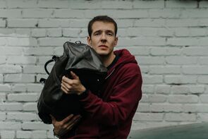 Фото из сериала Успешный (2024)