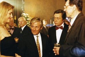 Фото из фильма Цирк сгорел, и клоуны разбежались (1998)