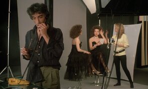 Фото из фильма Умирают только дважды (1985)