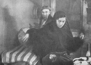 Фото из фильма Уплотнение (1918)