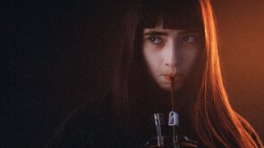 Фото из фильма Вампирша-гуманистка ищет отчаянного добровольца (2024)