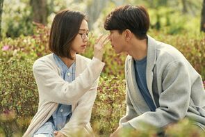 Фото из сериала Я влюбилась в голограмму (2020)