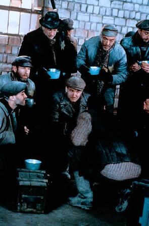 Фото из фильма Яков лжец (1999)