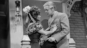 Фото из фильма За лесами (1948)