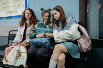 Фото сериала care/875577-68406fc41fd8360b62eb1109.jpg 2025.