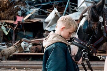 Фото фильма Великан-эгоист 2013.